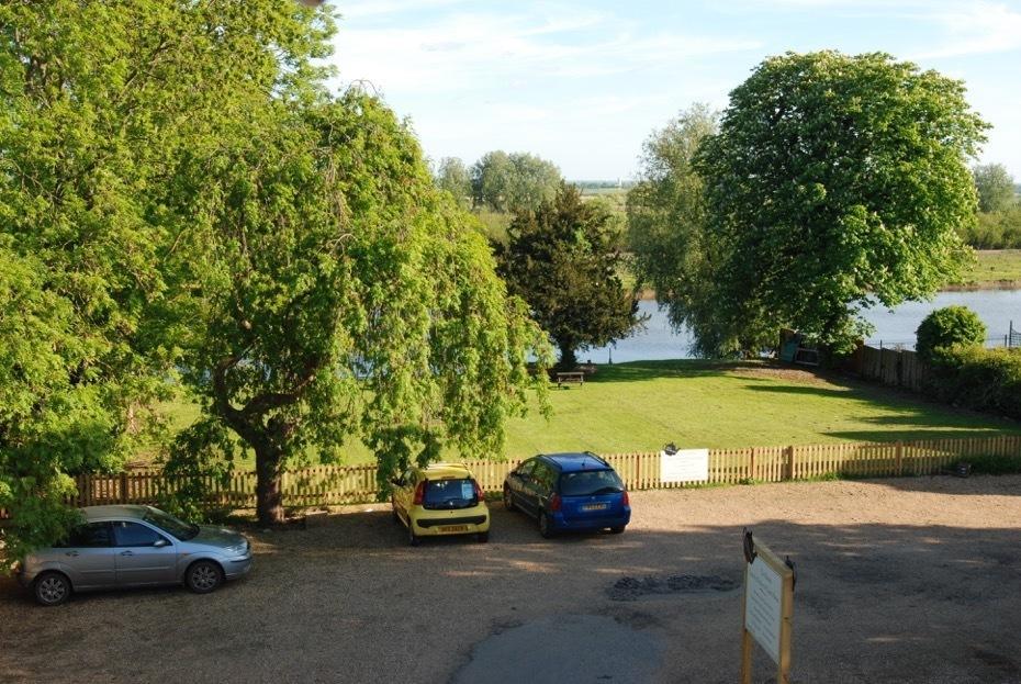 Old Riverview Guest House Earith Buitenkant foto